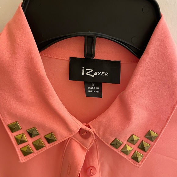 Sheer salmon blouse with studded collar - Picture 6 of 6